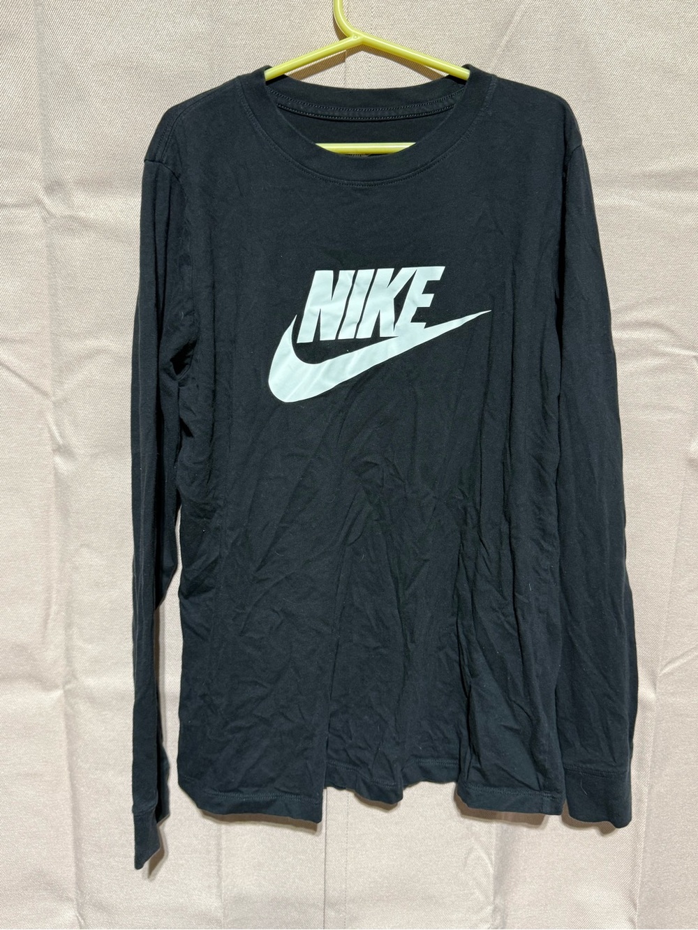 Nike Boys Black Long Sleeve Graphic Tee White Swoosh Logo Shirt Size Large L